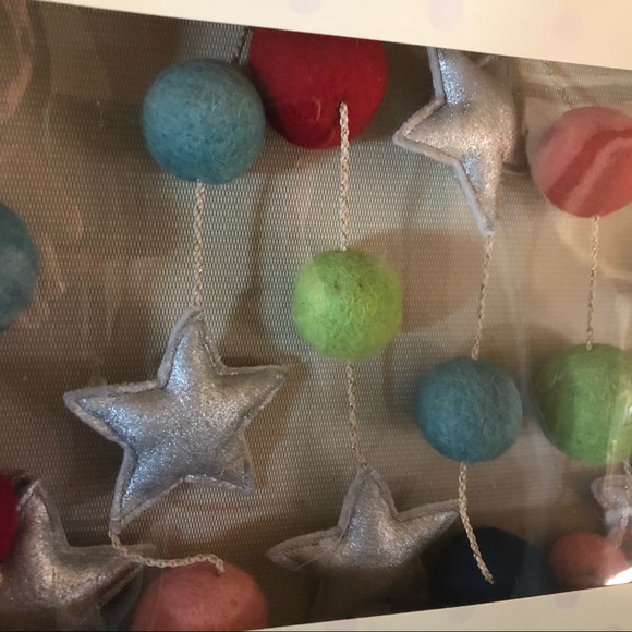 Fun Stars And Balls Christmas Garland 6’ - Picture 2 of 3
